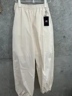 ★新品未使用タグ付★ディッキーズ　ホワイトパンツ