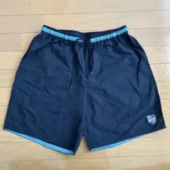 UNDEFEATED ブラックショートパンツ　ハーフパンツ