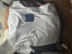 【未着用新品】Tシャツ 白 ネイビーポケット風付き(猫の鳴き声)