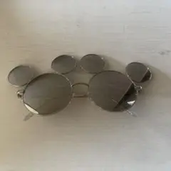 ミッキー型グレーラウンドサングラス