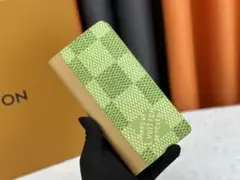 Item thumbnail for item 10d89f19-3ea6-4f58-b325-71650eaf06b3