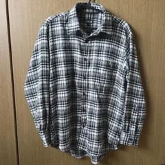 チェックシャツ
