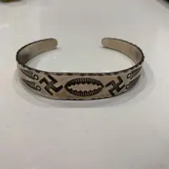 卐　スワスティカ　逆さ卍　STERLING 刻印　バングル　ナバホ　インディアン ナバホ ヴィンテージ スワスティカ バングル【Navajo 1930's