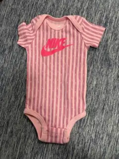 NIKE ピンクストライプロンパース 0-6M