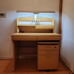 入学ご準備シーズンです☆学習机ナチュラルウッドデスク ライト付き