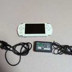 【ジャンク】SONY PSP本体 ホワイト ACアダプター付き バッテリーなし