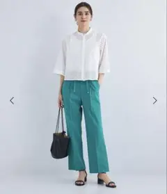 グリーンレーベルリラクシング　コットンリネンセミフレアスリットパンツ　36サイズ