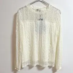 新品タグ付き✨Lutique オフホワイト M レース長袖ブラウス　袖レース