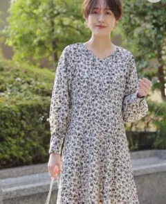 N. Natural Beauty Basicフラワープリントラグランワンピース