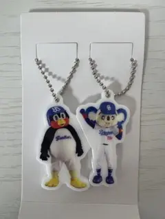 つば九郎＆ドアラがくっつくキーホルダー