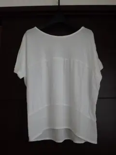 イッカ　ikka 白色ホワイト 半袖　無地　デザインTシャツ Mサイズ