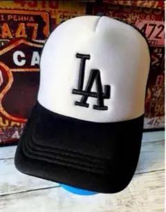【新品❣️】LA メッシュキャップ　CAP 黒白
