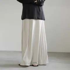 セレクトモカ　シャイニーストレッチナローロングスカート　ホワイト　フリーサイズ