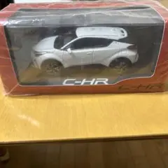 C-HR ホワイト ミニカー 1/30スケール　ダイキャスト製