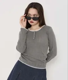 クリアボタン ヘンリーネックカットソー TINA：JOJUN グレー