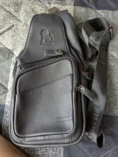 LAOSHIZIブラックレザー スリングバッグ