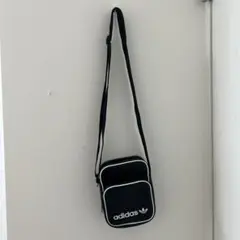 adidasショルダーバッグ
