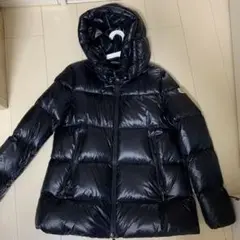 三連休最終価格セール　モンクレール　希少サイズ4 セリッテ　黒　美品 三連休最終価格セール モンクレール 希少サイズ4 セリッテ 黒 美品