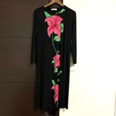 新品未使用　ロングワンピース　ハイビスカス