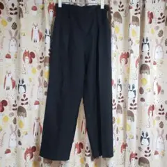 GU 黒色テーパードパンツ美品　サイズM