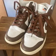 Nike ハイカットシューズ ブラウン/ホワイト