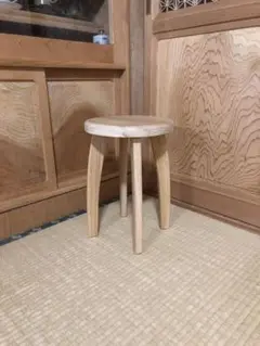 1267 建具屋一筋58年のおじいちゃんの手作りスツール、イス☆けやき
