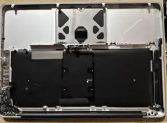 MacBook Pro 本体（未点灯）