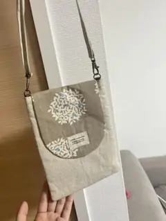 スマホショルダーバッグ 花柄 ベージュ