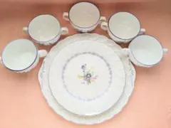 スミレ色の花柄陶器プレート大1皿、中1皿とカップ 5個