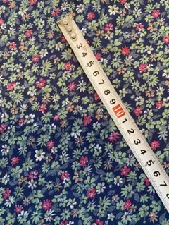ネイビー　花柄　生地　ハギレ　布　シフォン