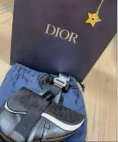Dior ブラックレザーショルダーバッグ