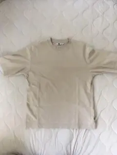 未使用ベージュ　ユニクロ　Tシャツ