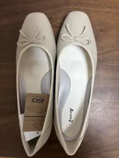 ASICS Acuez ベージュ フラットシューズ 24.0cm