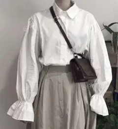 フリル 白 シャツ ブラウス