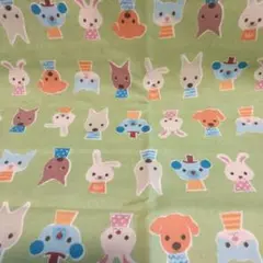 生地　動物キャラクターの綿生地　110×100㎝
