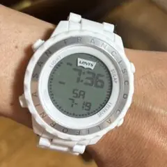 リーバイスLevi's 腕時計 デジタル クロノグラフ 稼働品￼