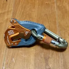 Item thumbnail for item d3ee5aa1-1597-48f4-b27c-21150957f0d6