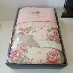 【未使用品❤️】YUMI KATSURA　肌掛け布団　ピンク　花柄　中綿シルク混