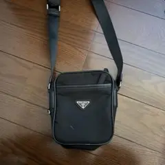 PRADA ブラック ナイロン ショルダーバッグ