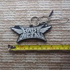 BABYMETAL 翼付きロゴ ゴム製キーホルダー