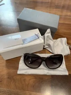 定価30000円 dior サングラス