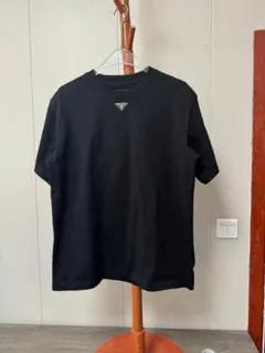 美品PRADA ブラック Vネック Tシャツ 半袖 M