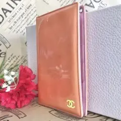 シャネル カードケース チェーン エナメル レザー オレンジ ピンク EN282