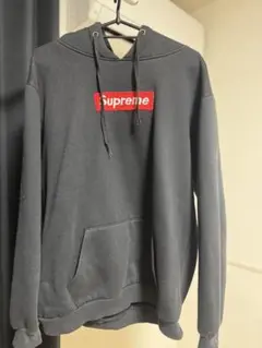 Supreme ブラック パーカー ロゴ入り