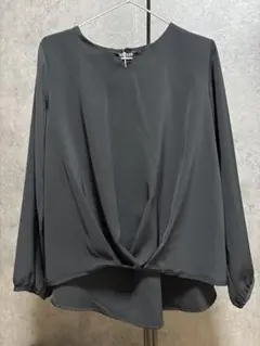 黒 ドレープデザイン 長袖ブラウス M