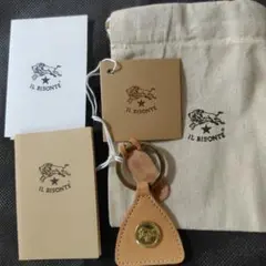 IL BISONTE ベージュレザーキーホルダー