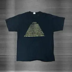 PORT&COMPANY円周率 PI DAYピラミッドグラフィックTシャツ 黒