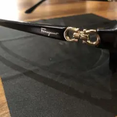 Ferragamo ブラック サングラス オーバーサイズ　✨新品未使用✨