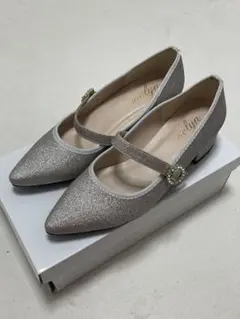 evelyn ビジューストラップフラットシューズ