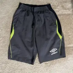 umbro ハーフパンツ Sサイズ